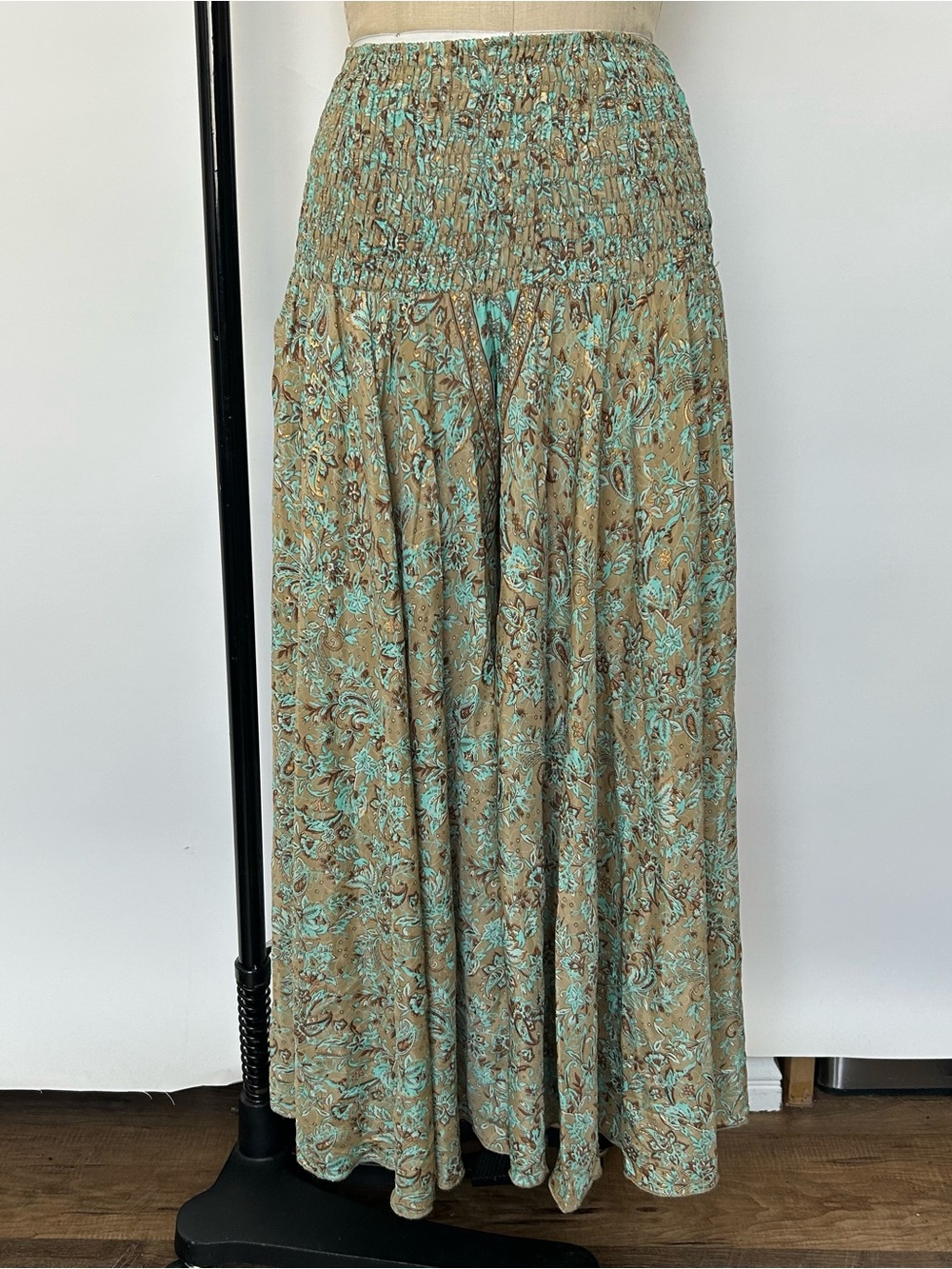 Smocked-Waist Wide Leg Maxi Pants in Mint and Tan